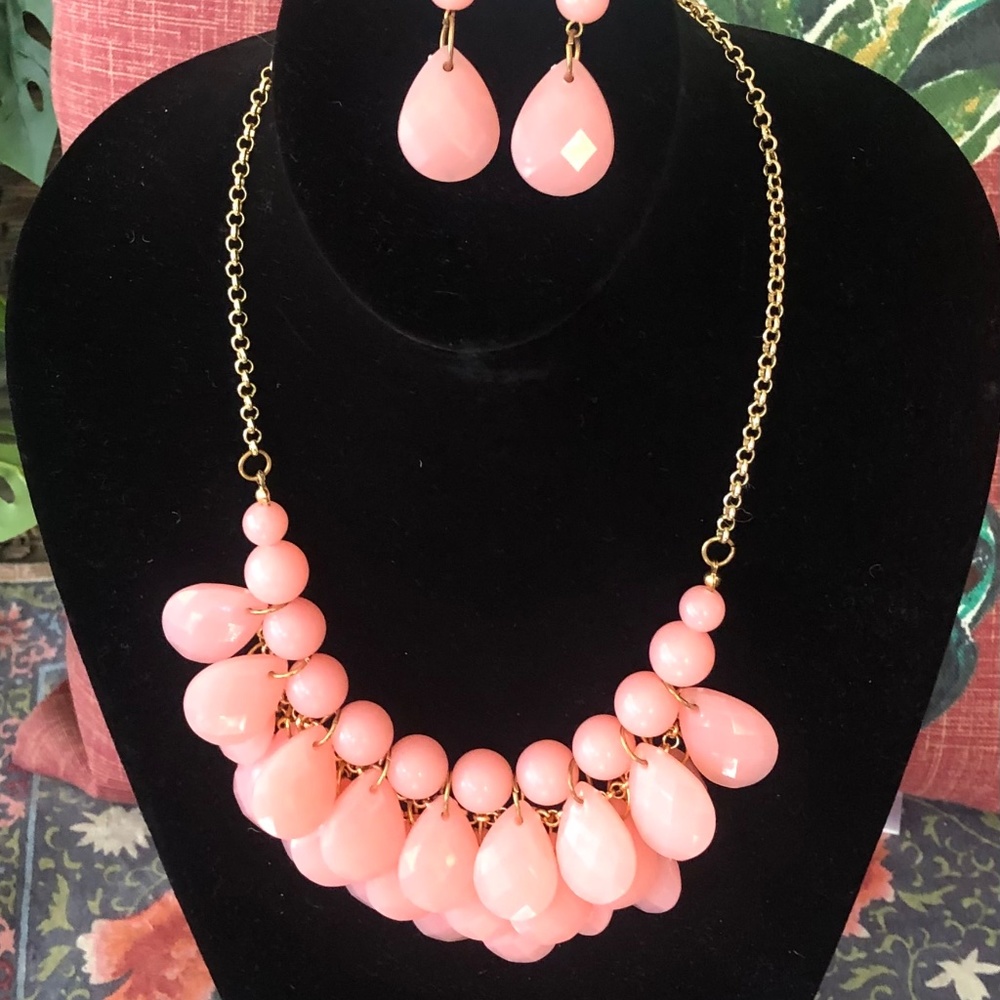 Vintage Rose Petal PINK STATEMENT NECKLACE/ ACRYLIC TEARDROP W/EAR NEW - Picture 3 of 9
